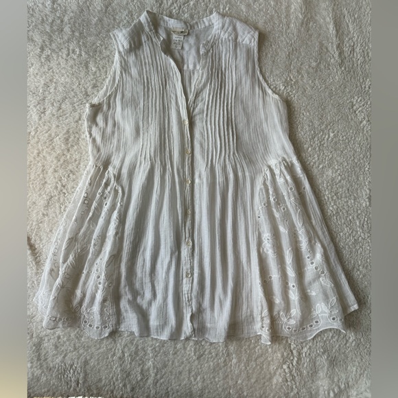 NATURAL LIFE Tops - Natural Life Sleveless Shirt